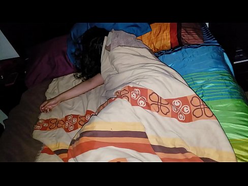 ❤️ सौतेनी आमा सुतेको बेला आफ्नी जवान सौतेनी आमालाई पिट्दै। गुदा अश्लील